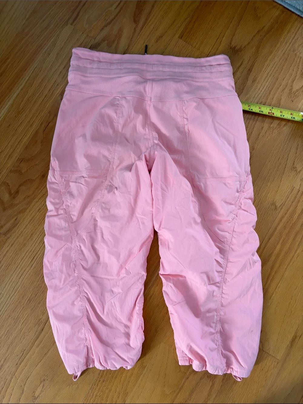 Lululemon studio dance pant Capri 6 light pink/peach